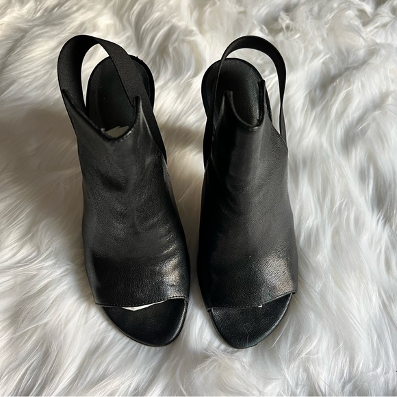 Stuart Weitzman Fronton Heels - Picture 3 of 14